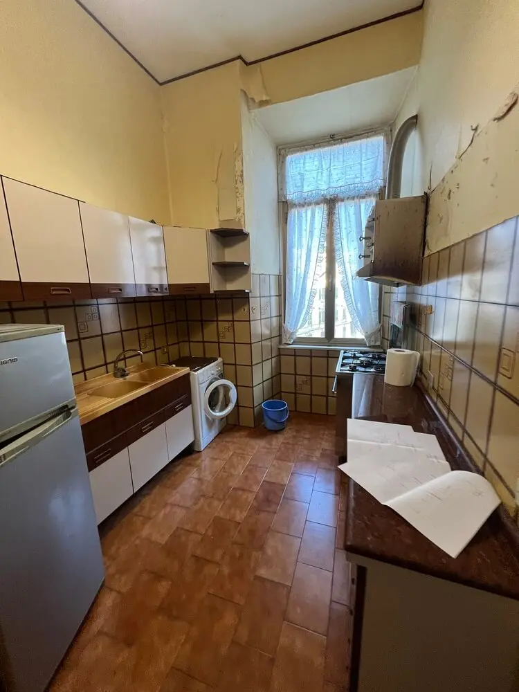 Cocina antes de reforma en Badalona