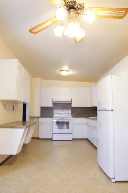 Reforma de cocina moderna en Badalona antes